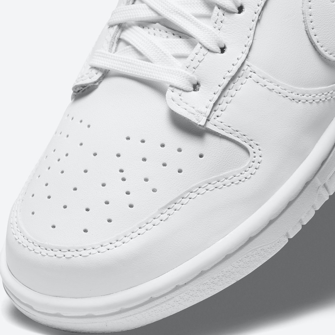 Nike Dunk Low "Triple White"