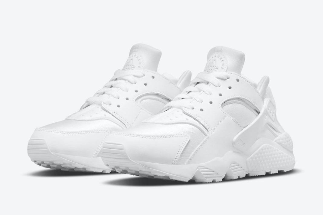 Nike Air Huarache Wmns "Triple White"