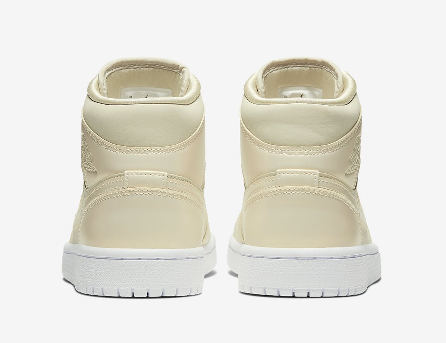 Air Jordan 1 Mid Wmns "Goose Feather Yellow"