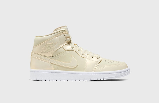 Air Jordan 1 Mid Wmns "Goose Feather Yellow"