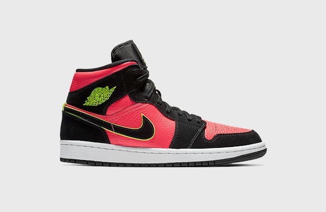 Air Jordan 1 Mid Wmns “Hot Punch”  Air Jordan 1 Mid Wmns “Hot Punch”