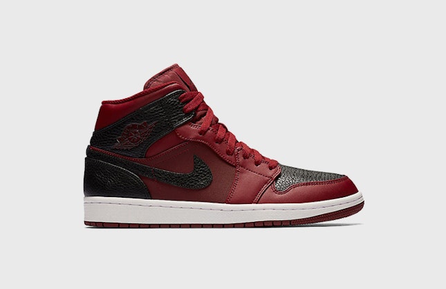 Air Jordan 1 Mid “Reverse Banned”