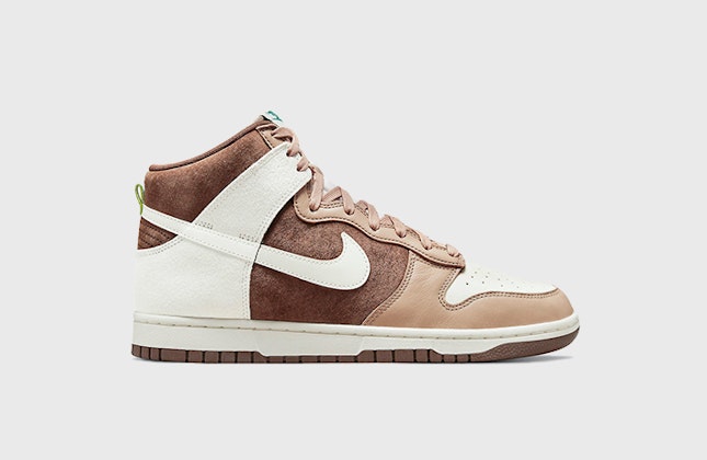 Nike Dunk High “Light Chocolate”