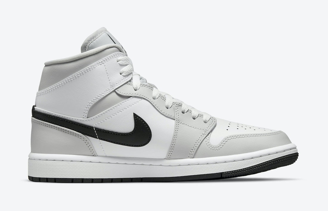 Air Jordan 1 Mid Wmns “Light Smoke Grey”