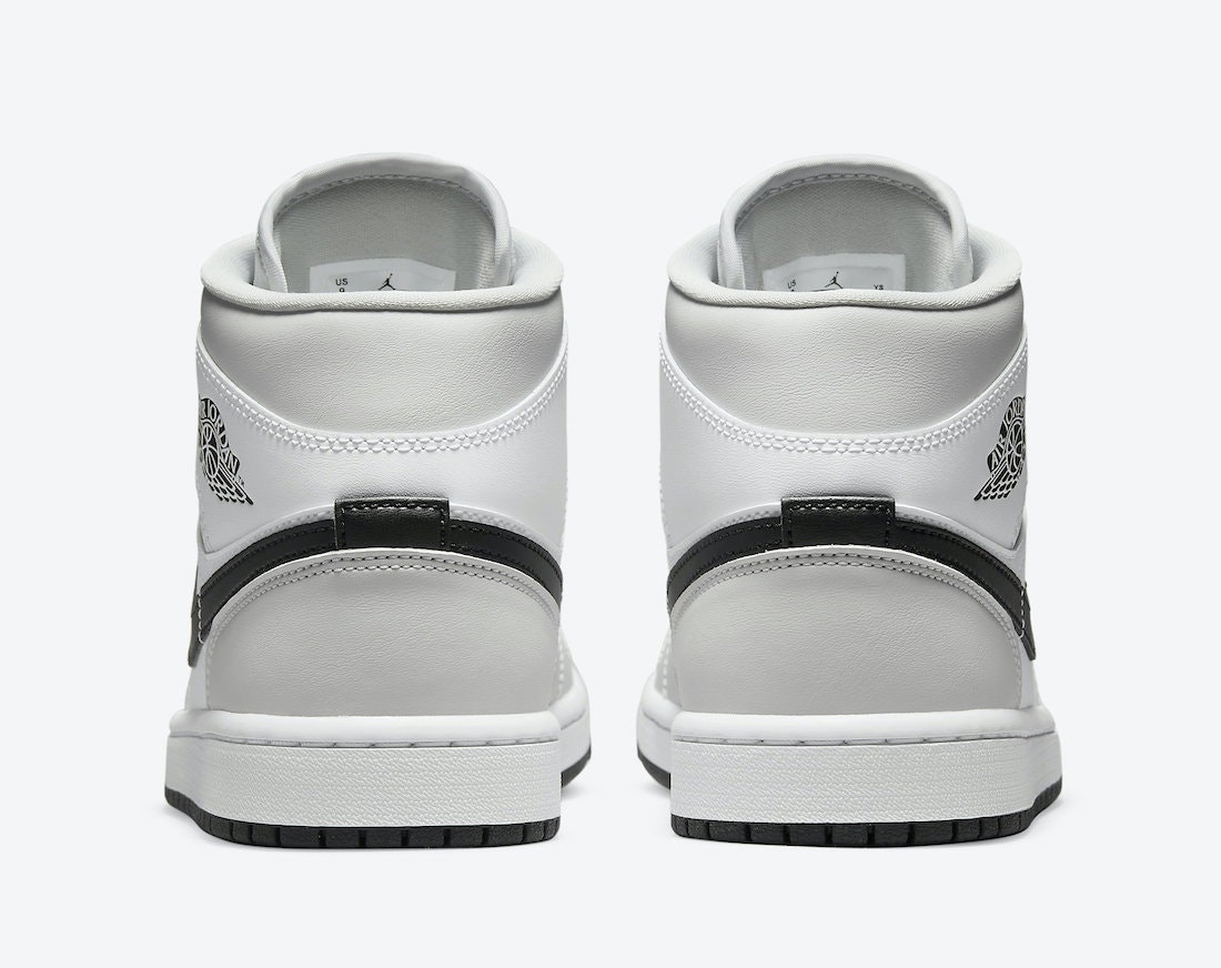 Air Jordan 1 Mid Wmns “Light Smoke Grey”