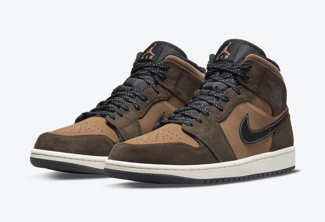 Air Jordan 1 Mid "Mocha"