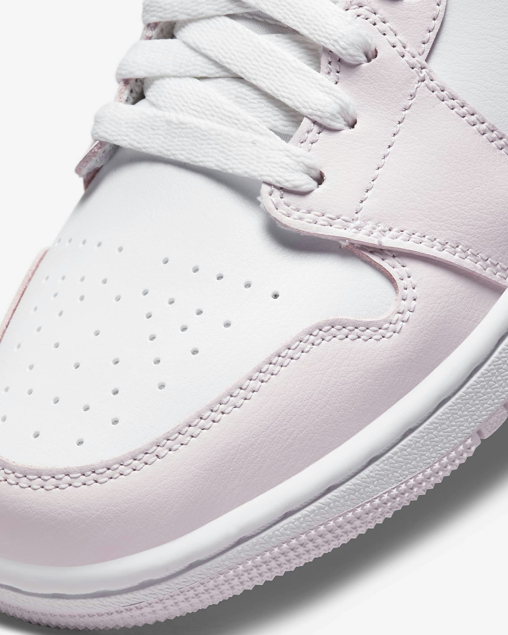 Air Jordan 1 Mid Wmns “Barely Rose”