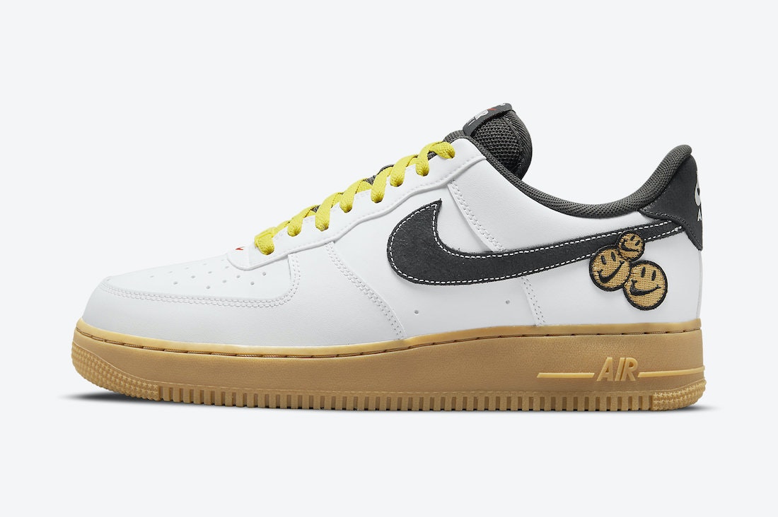 Air max 1 smiley face on sale