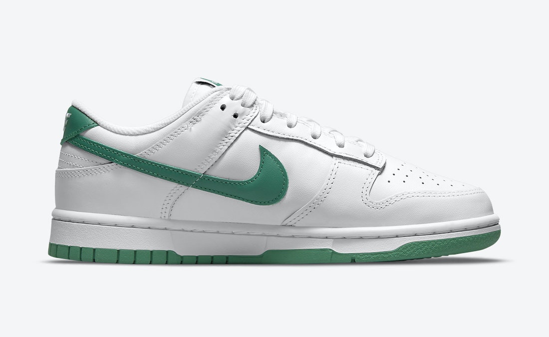 Nike Dunk Low "Lucky Green"