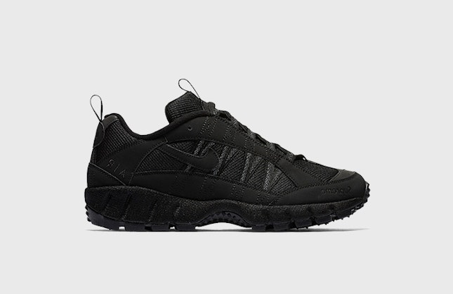 Supreme x Nike Air Humara ’17 "Triple Black"