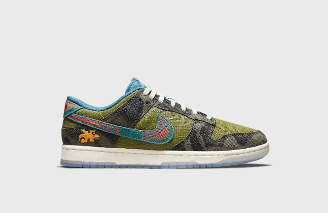 Nike Dunk Low "Siempre Familia"