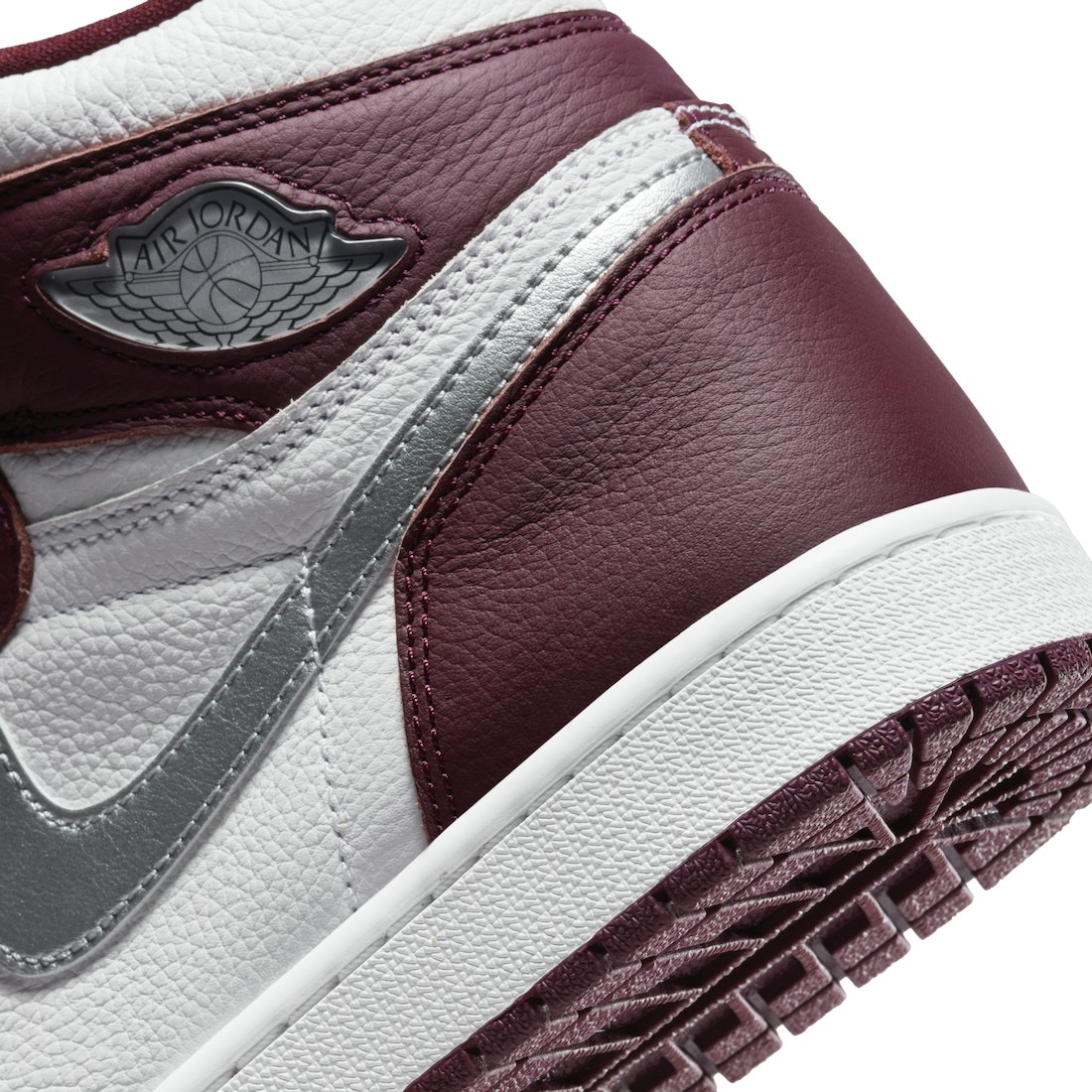 Air Jordan 1 High OG "Bordeaux"