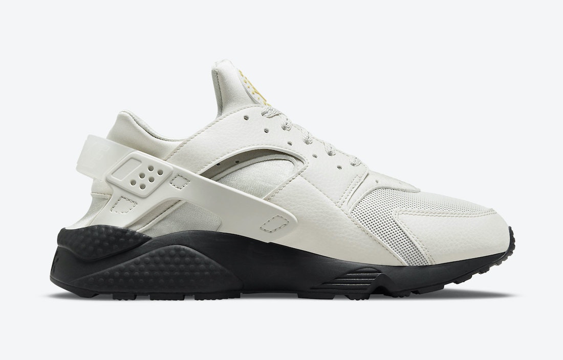 Nike Air Huarache "Light Bone Reflect"