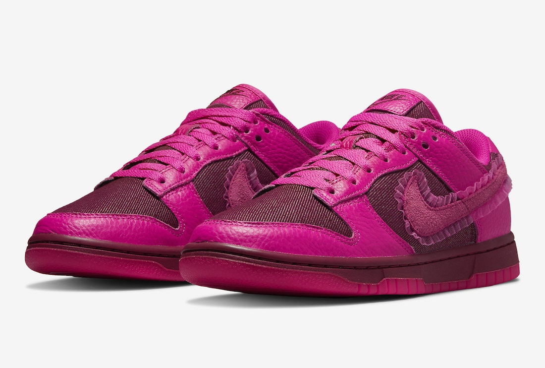 Nike Dunk Low Valentines Day 2022 