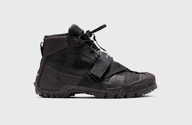 Undercover x Nike SFB Mountain "Triple Black" Undercover x Nike SFB Mountain "Triple Black"
