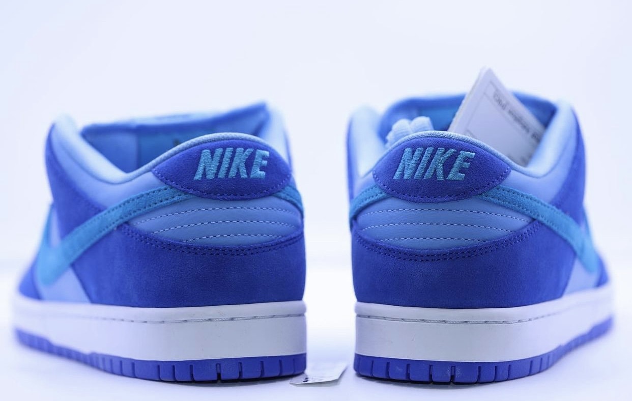 Nike SB Dunk Low "Blue Raspberry" 