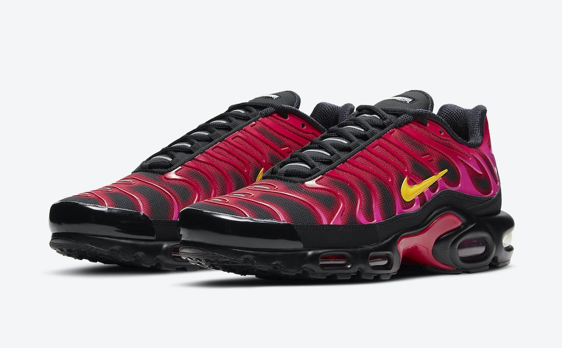 Supreme x Nike Air Max Plus "Fire Pink"