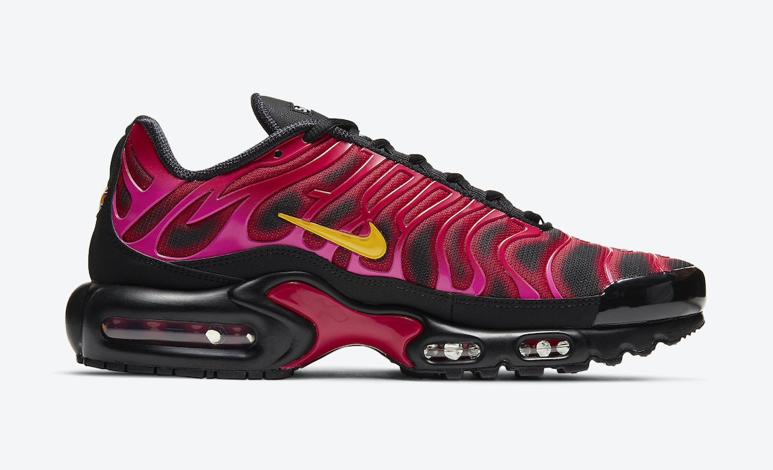 Supreme x Nike Air Max Plus "Fire Pink"