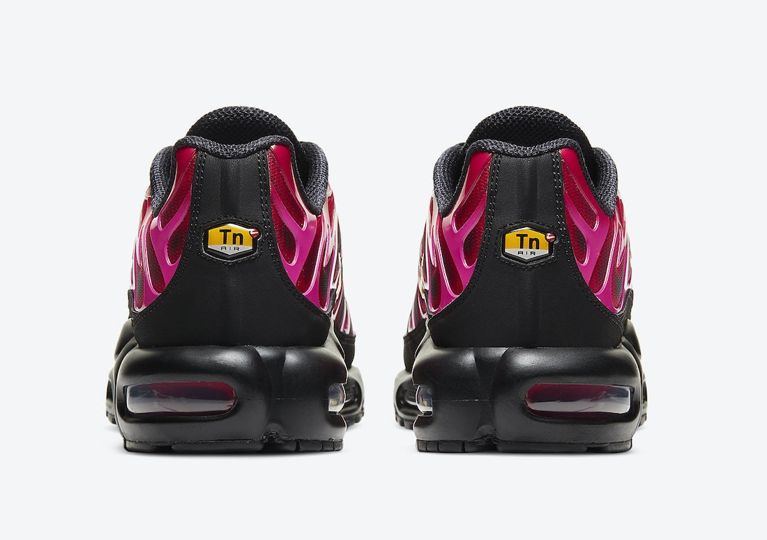 Supreme x Nike Air Max Plus "Fire Pink"