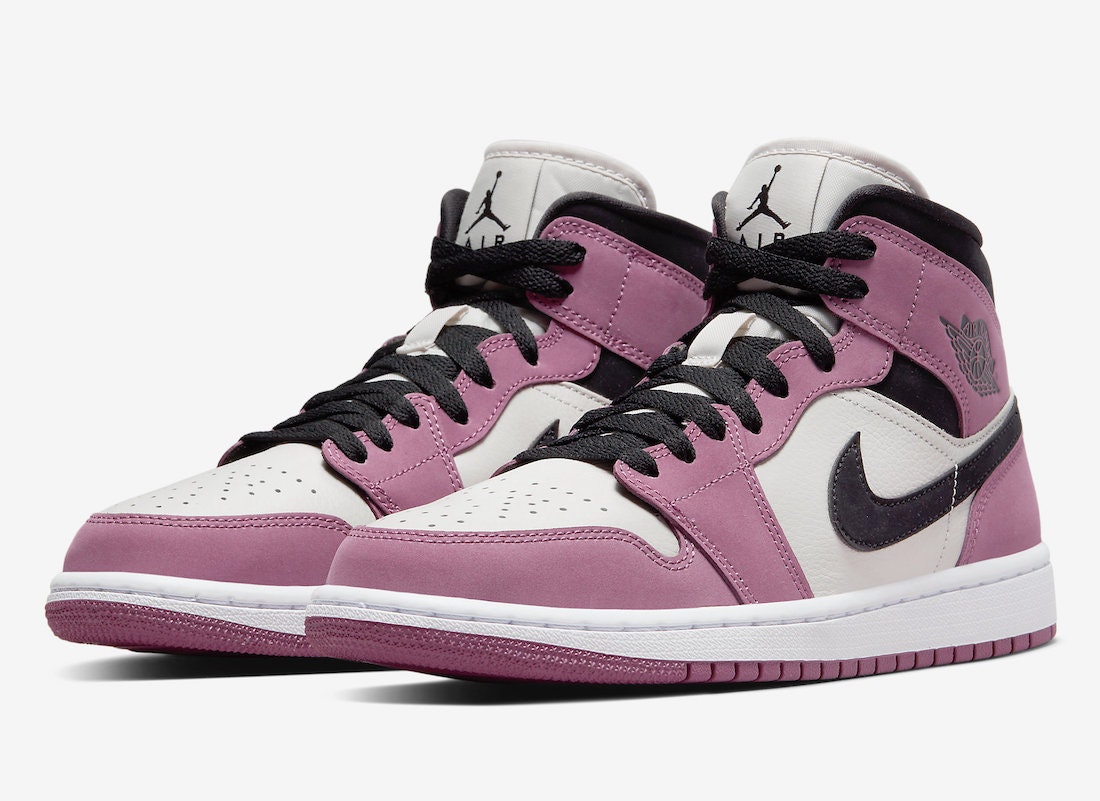 Air Jordan 1 Mid "Light Mulberry"