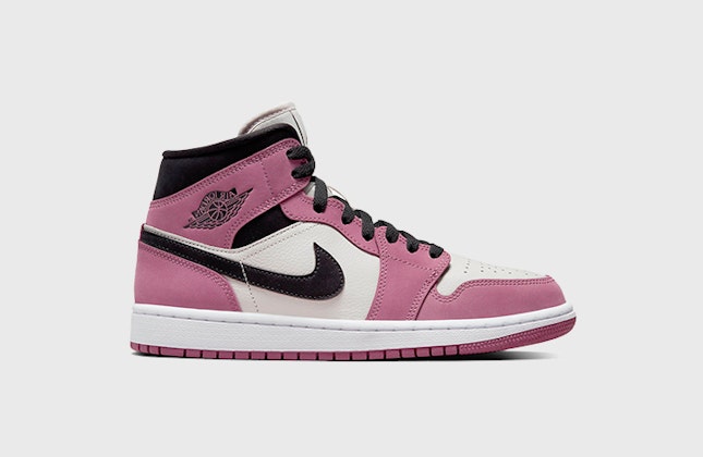 Air Jordan 1 Mid "Light Mulberry"