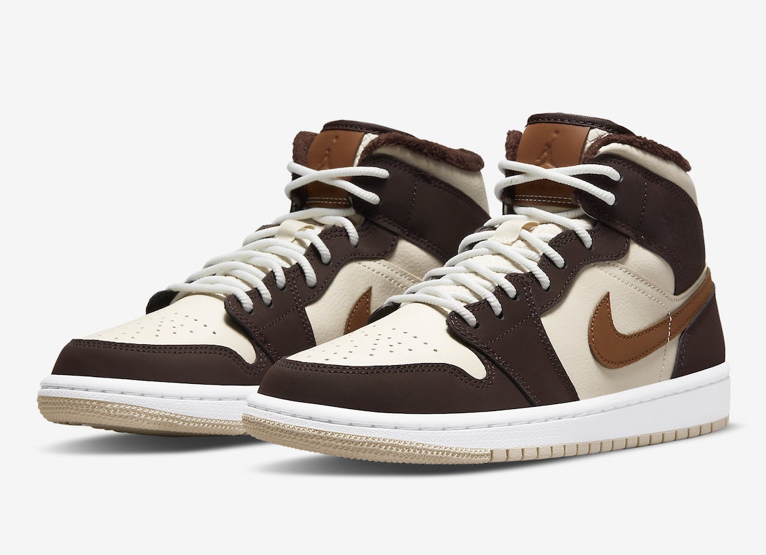 Air Jordan 1 Mid "Dark Chocolate"