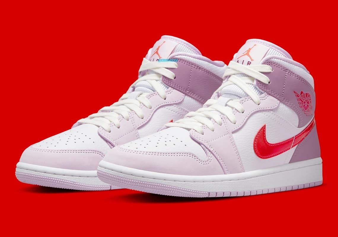 Air Jordan 1 Mid "Valentine's Day"