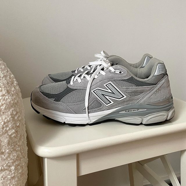 new balance 990 walking shoes