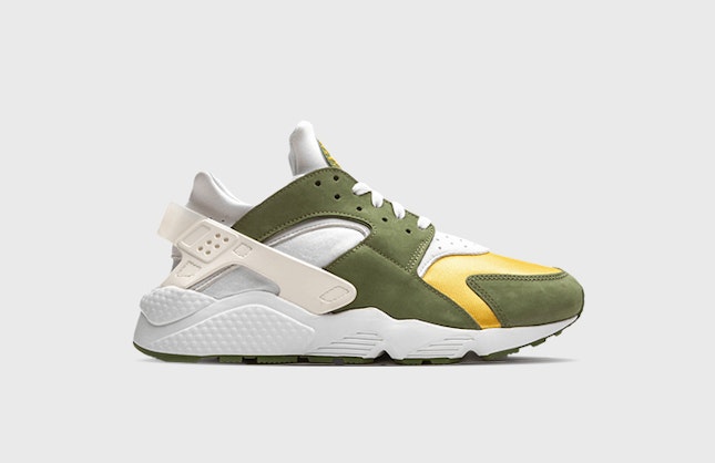 Stüssy x Nike Air Huarache “Dark Olive”