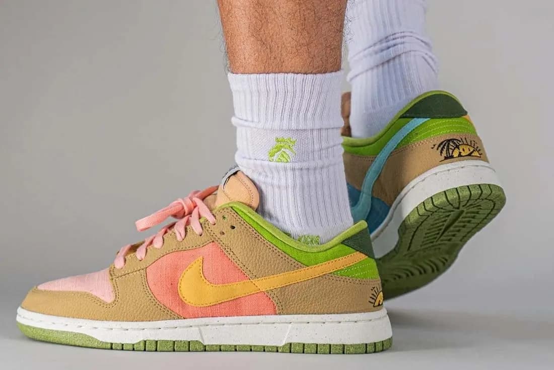 Nike Dunk Low SE "Nike Sun Club"