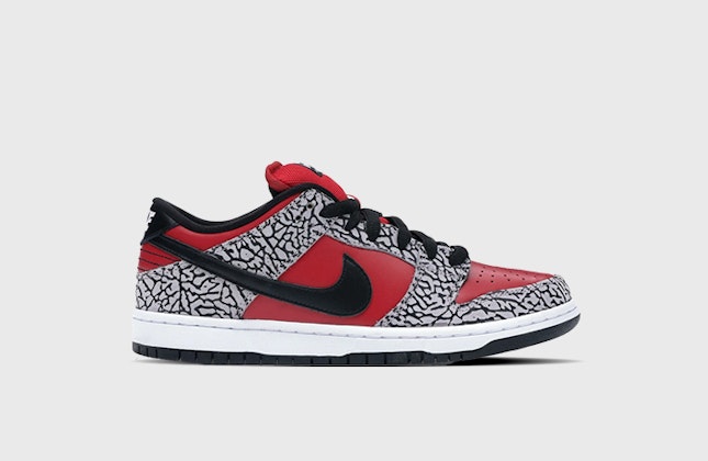 Supreme x Nike SB Dunk Low "Red Cement"