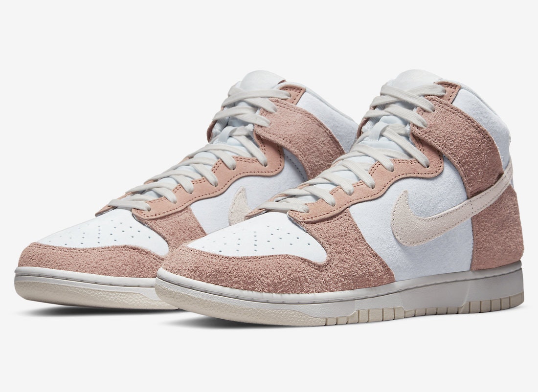 Nike Dunk High “Fossil Rose”