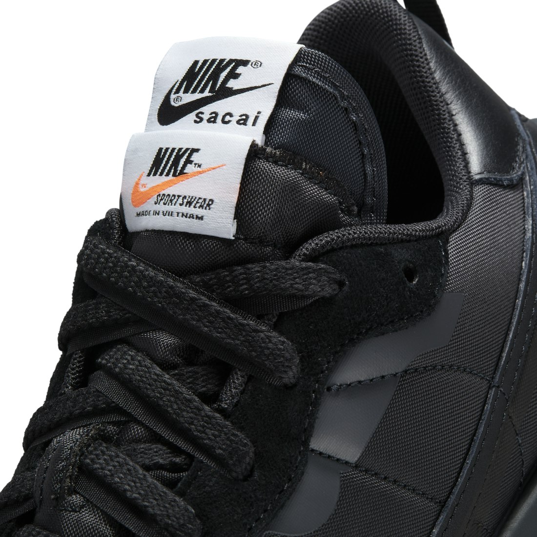 Sacai x Nike Vaporwaffle "Black Gum"