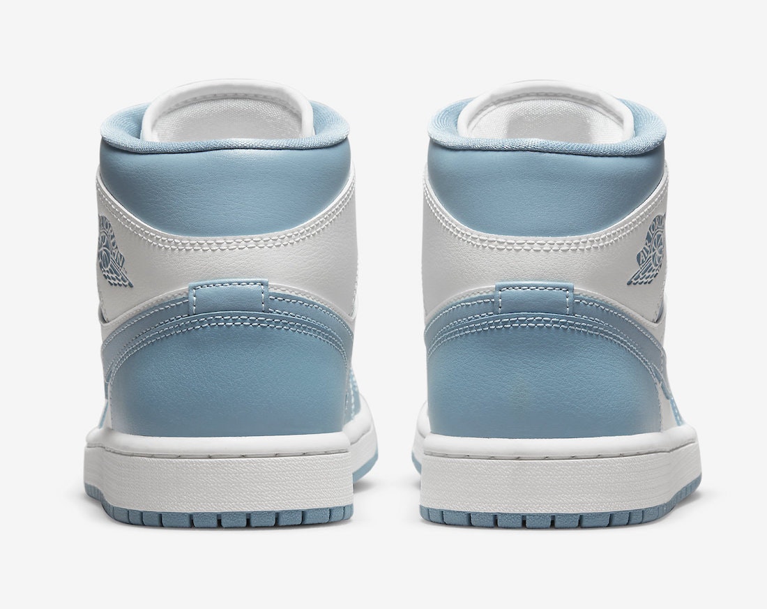 Air Jordan 1 Mid "UNC"