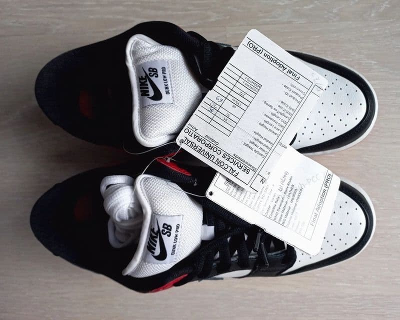 Nike SB Dunk Low "Black Toe"