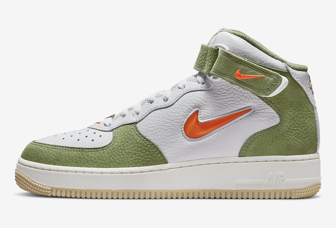 Nike Air Force 1 Mid "Light Olive"