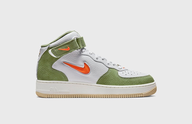 Nike Air Force 1 Mid "Light Olive"