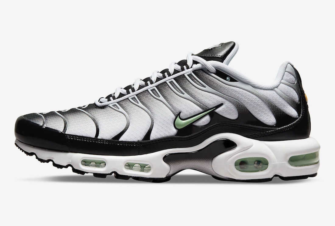 Nike Air Max Plus "Reflect Black"