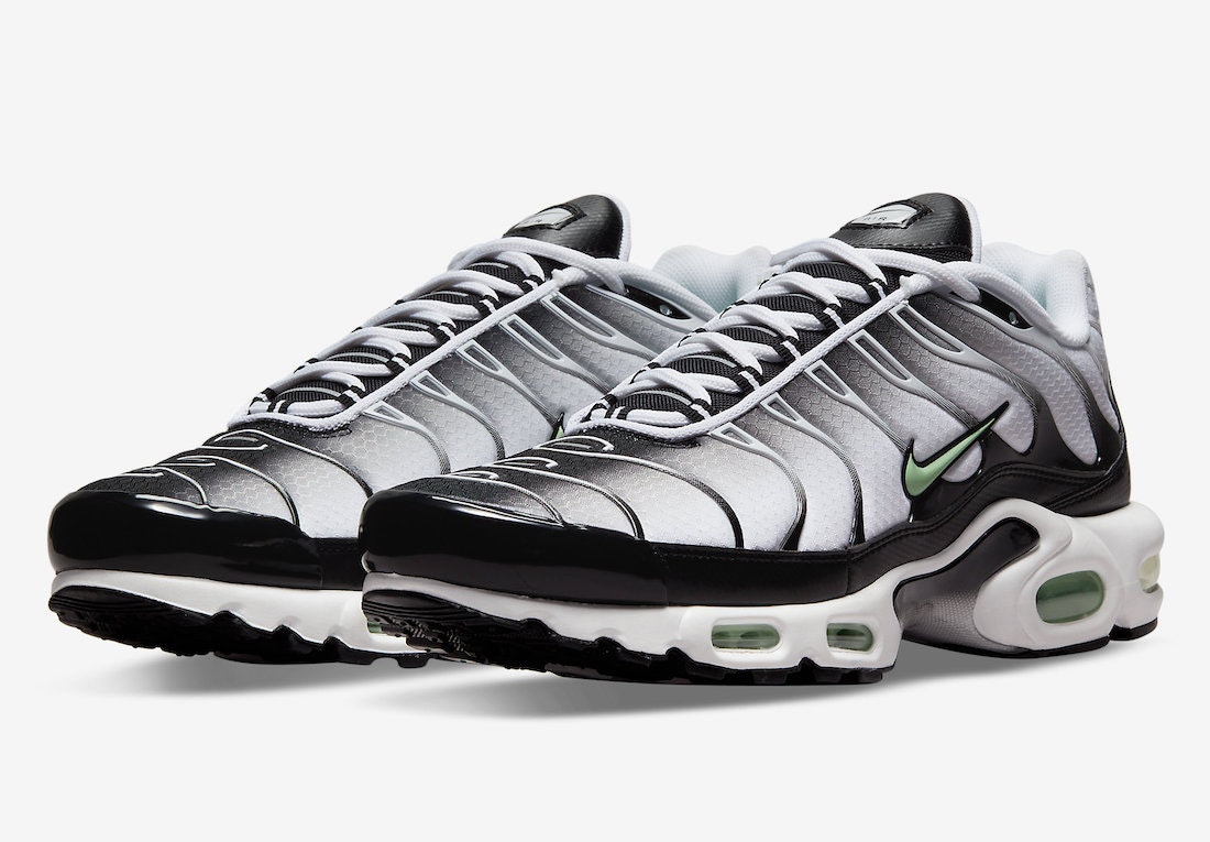 Nike Air Max Plus "Reflect Black"