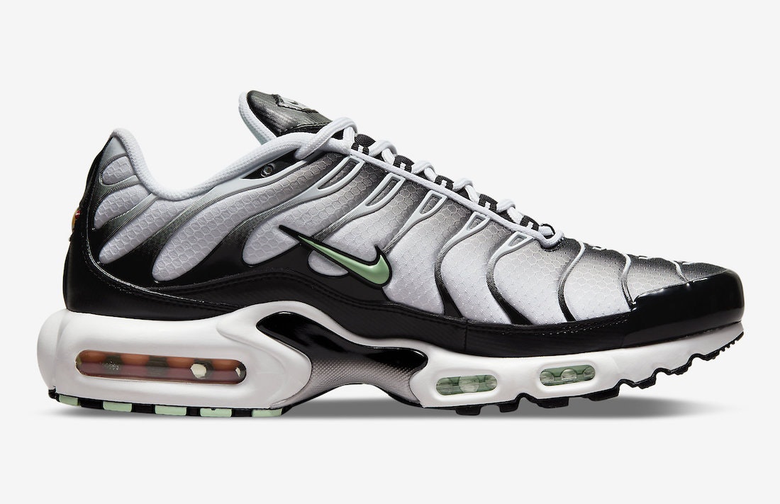 Nike Air Max Plus "Reflect Black"