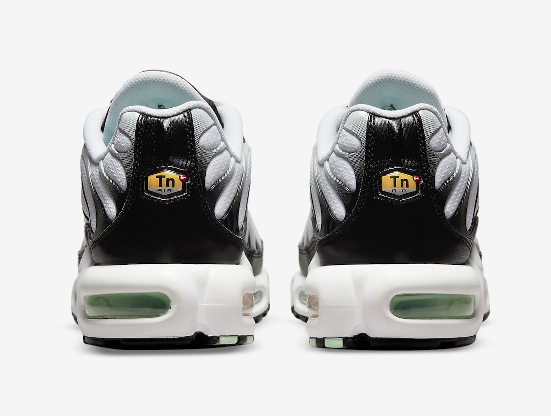 Nike Air Max Plus "Reflect Black"