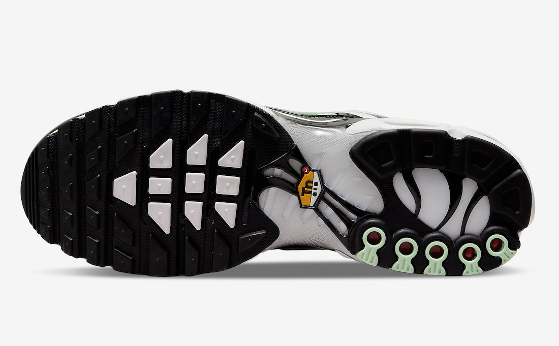 Nike Air Max Plus "Reflect Black"