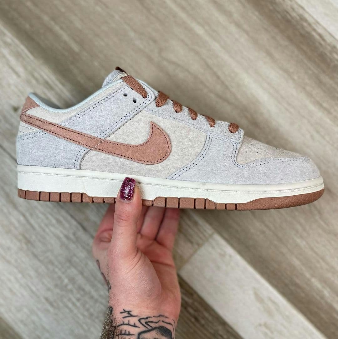 Nike Dunk Low "Fossil Rose"