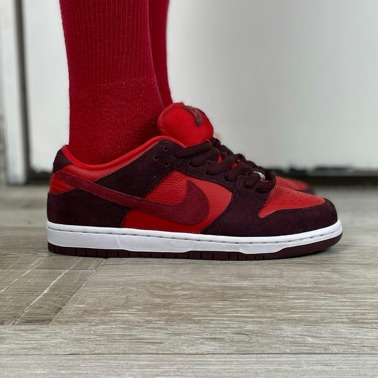 Nike SB Dunk Low "Cherry"