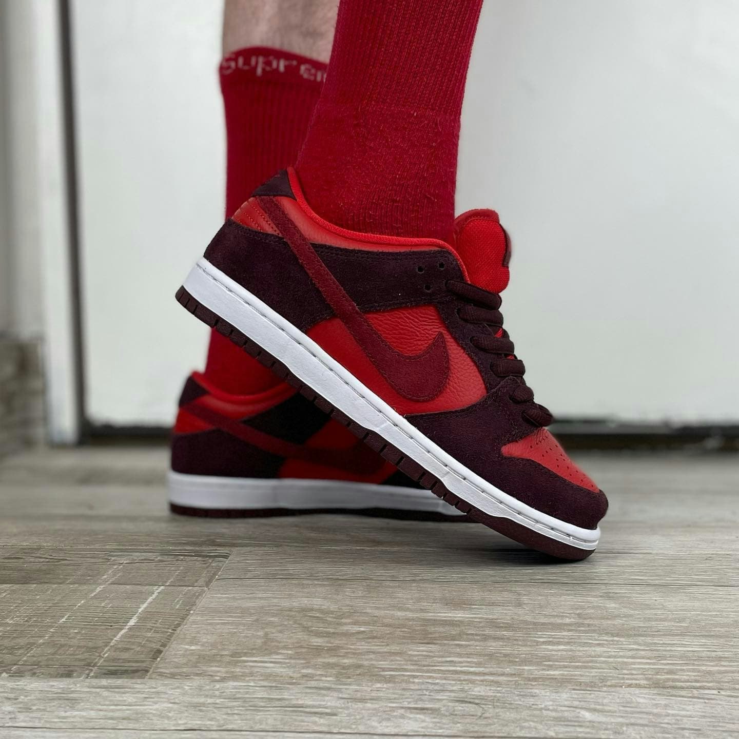 Nike SB Dunk Low "Cherry"