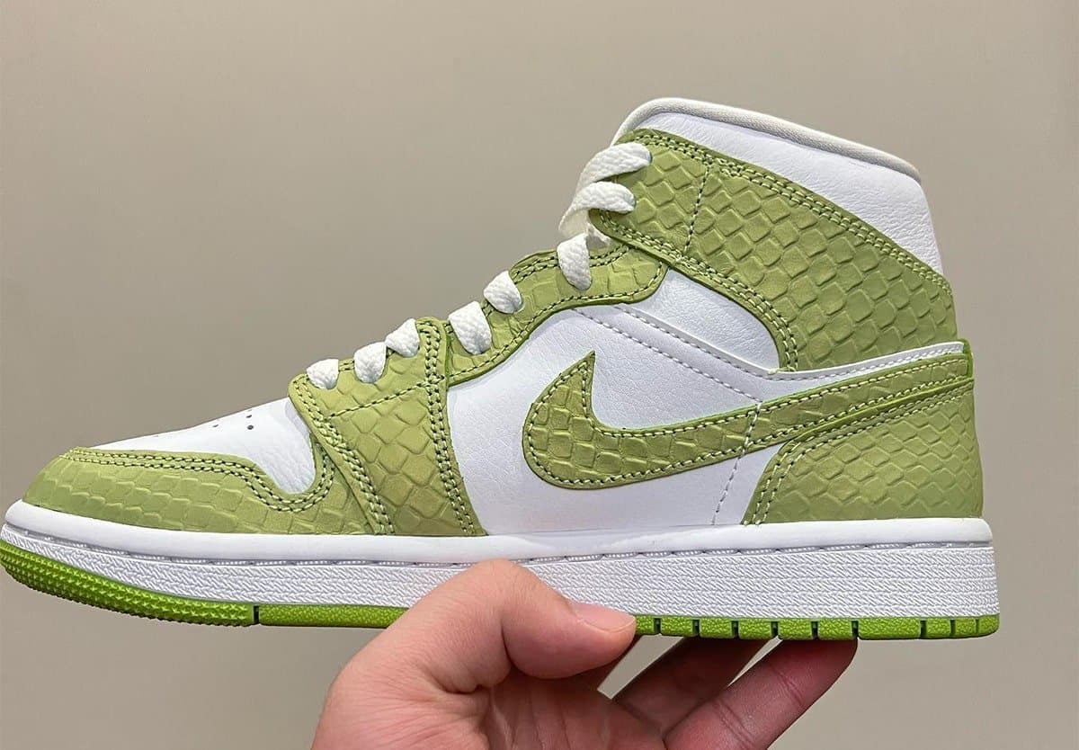 Air Jordan 1 Mid "Green Python" 