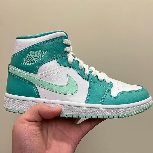 Air Jordan 1 Mid "Marine Green"