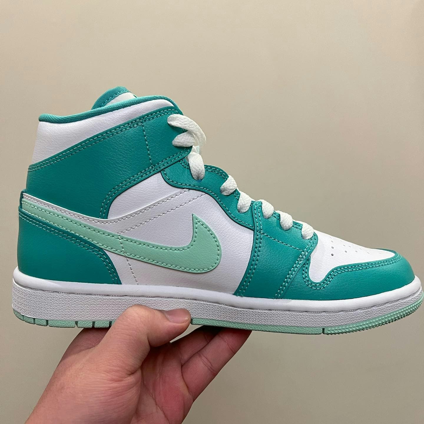 Air Jordan 1 Mid "Marine Green"