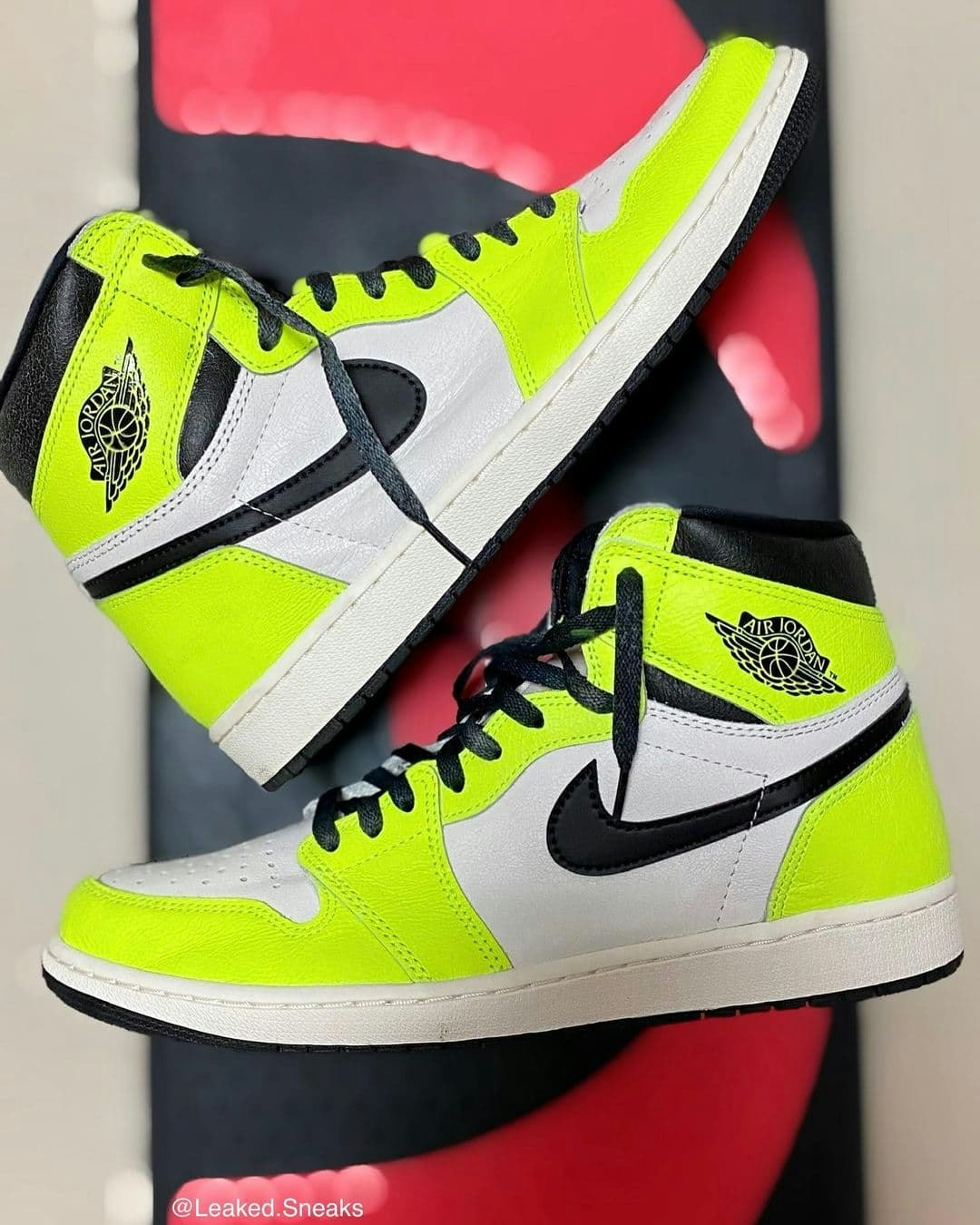 Air Jordan 1 High OG "Volt" 