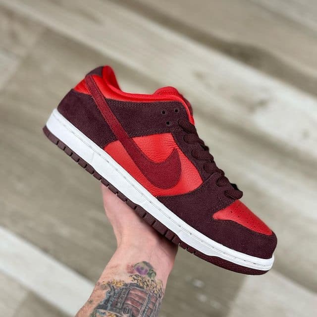 Nike SB Dunk Low "Cherry"